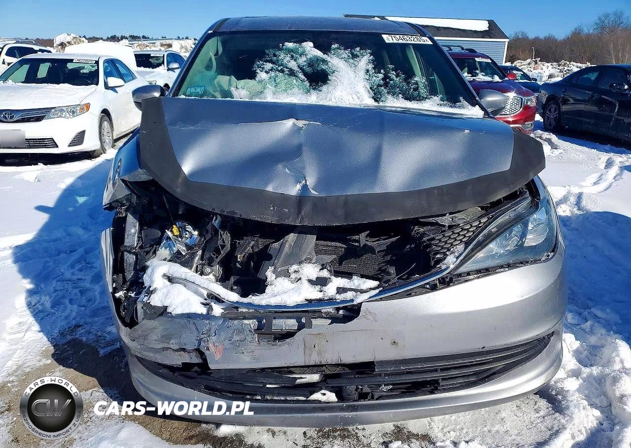 2017 Chrysler Pacifica Touring VIN:2C4RC1DG8HR722071 - 5