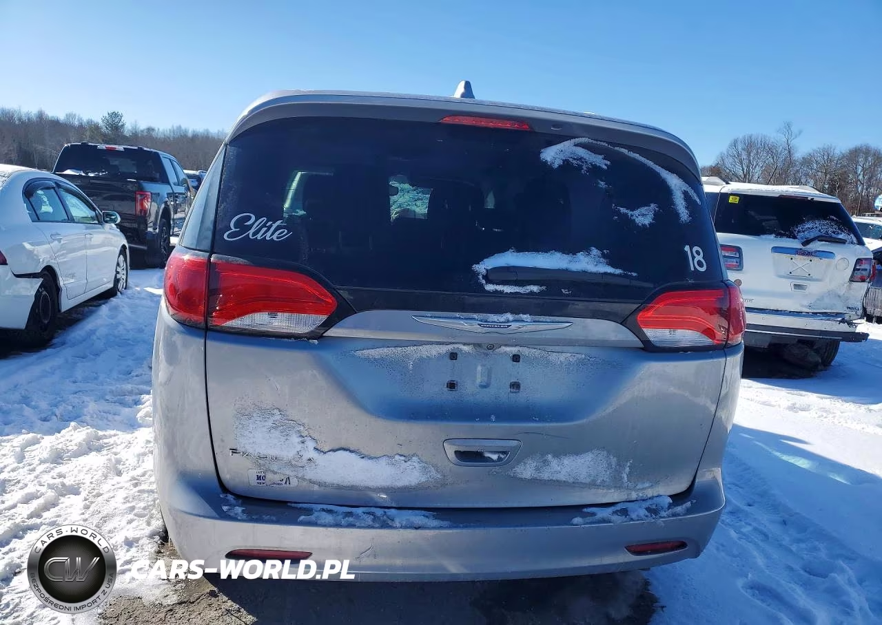 2017 Chrysler Pacifica Touring VIN:2C4RC1DG8HR722071 - 6