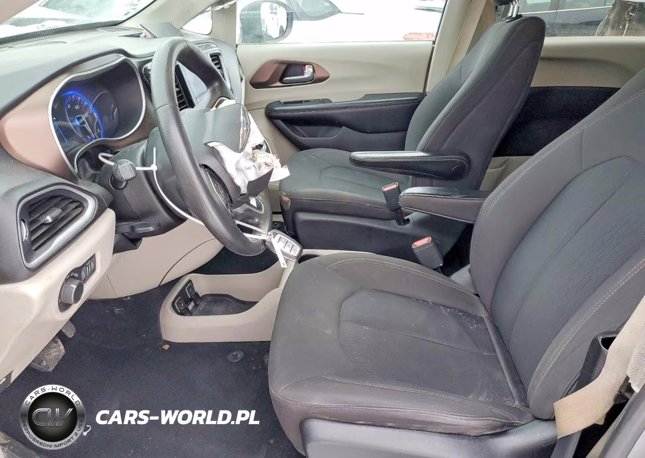 2017 Chrysler Pacifica Touring VIN:2C4RC1DG8HR722071 - 8