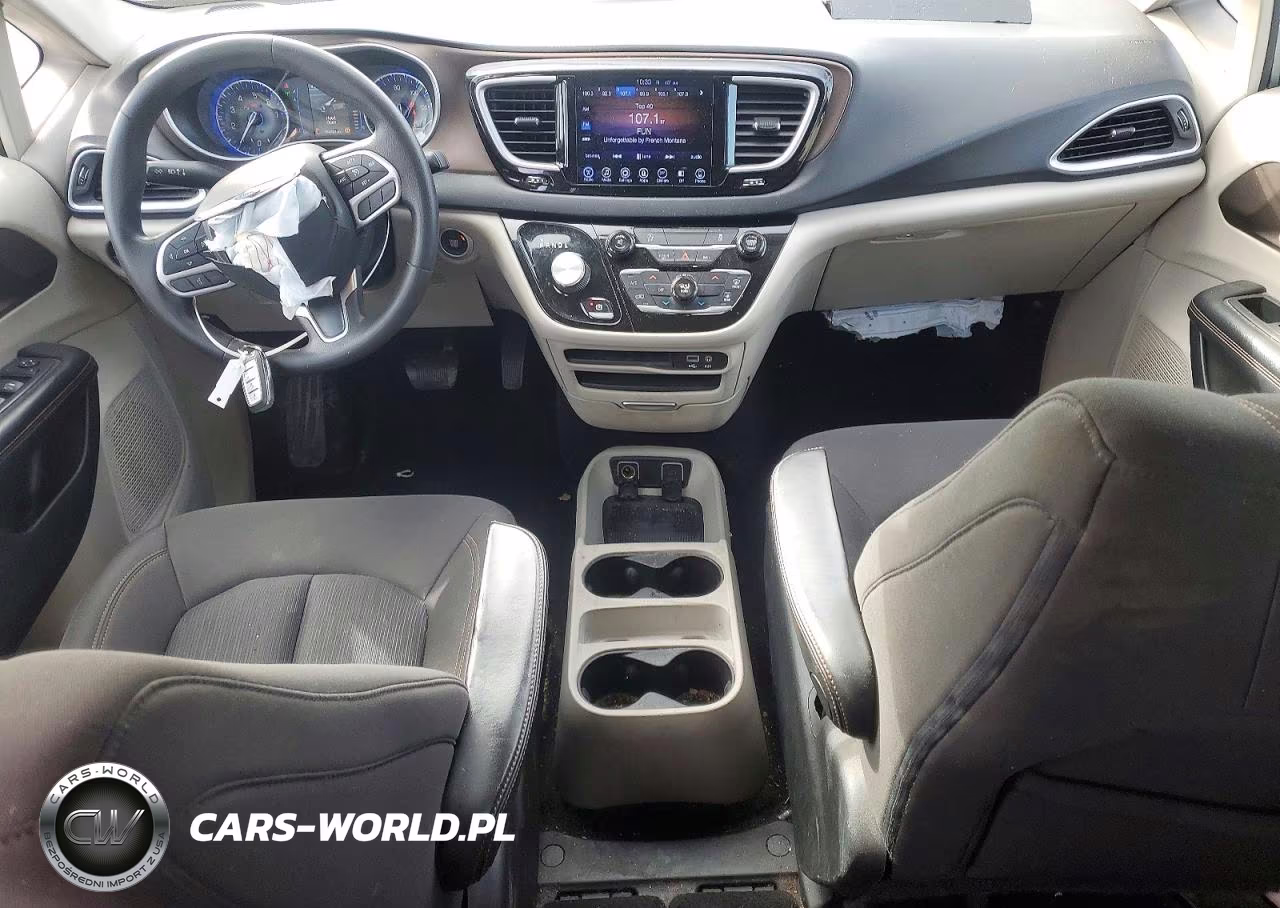 2017 Chrysler Pacifica Touring VIN:2C4RC1DG8HR722071 - 9