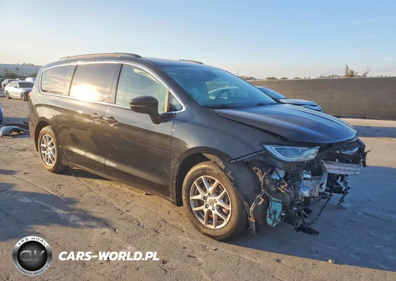 2022 Chrysler Pacifica Touring L VIN:2C4RC1BG9NR113800 - 4