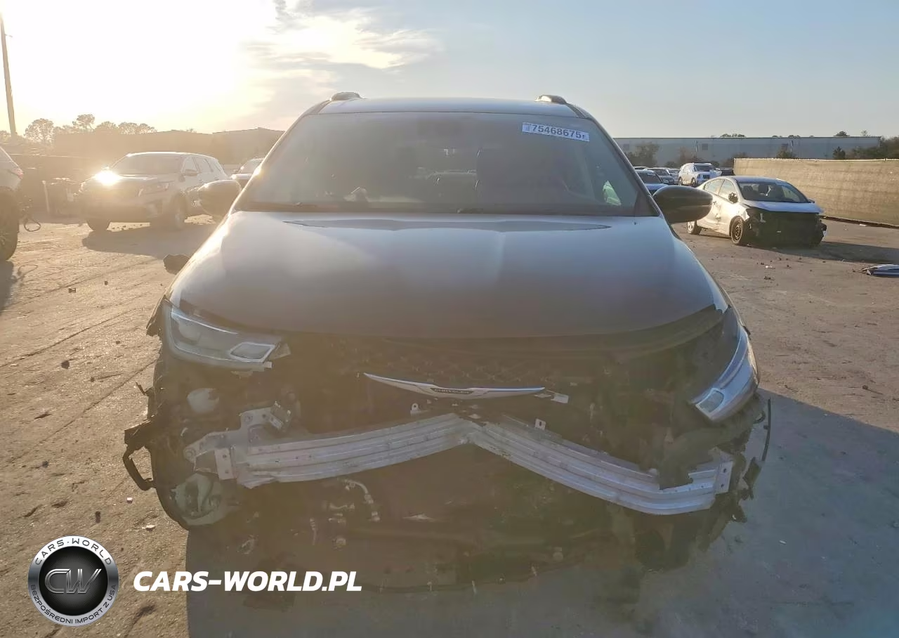 2022 Chrysler Pacifica Touring L VIN:2C4RC1BG9NR113800 - 5