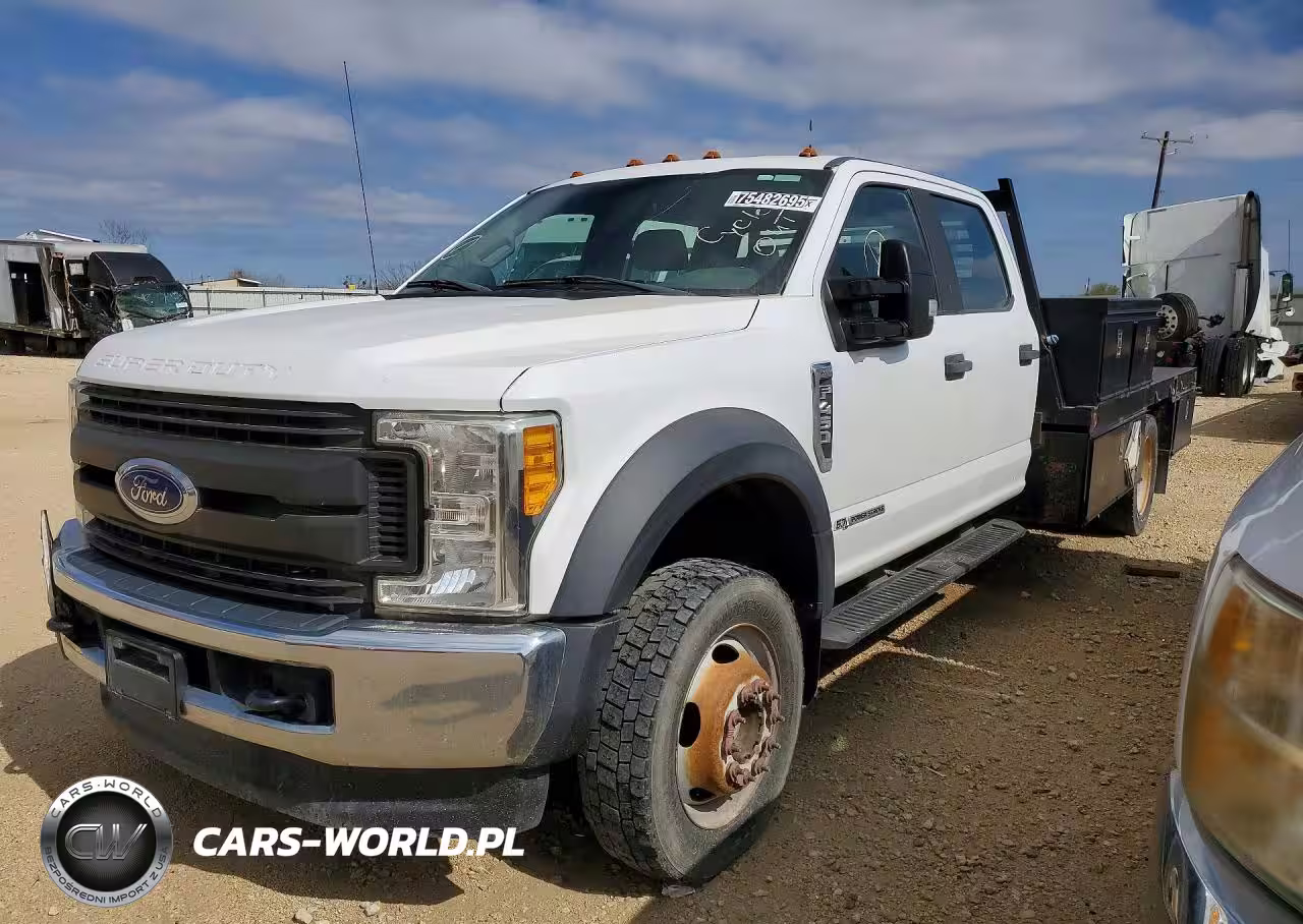 2017 Ford F450 Super Duty Flatbed Truck