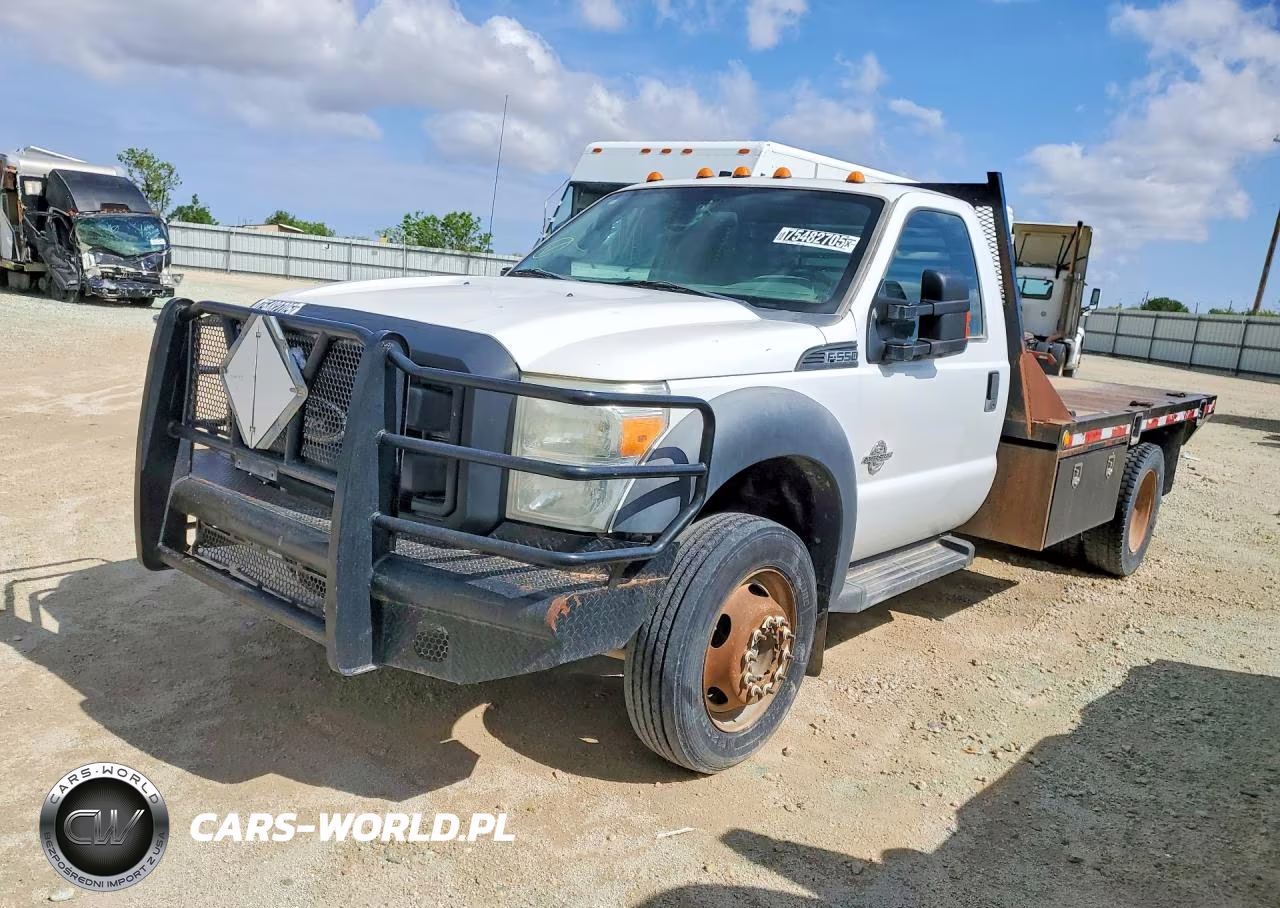 2014 Ford F550 Super Duty Flatbed Truck