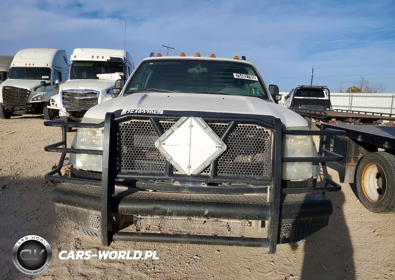 2014 Ford F550 Super Duty Flatbed Truck VIN:1FDUF5HT2EEB50337 - 5