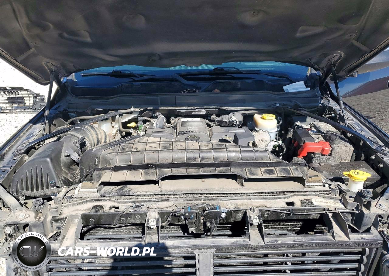 2019 Ram 2500 Laramie VIN:3C6UR5FL0KG652841 - 11