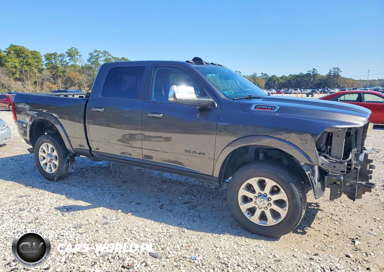 2019 Ram 2500 Laramie VIN:3C6UR5FL0KG652841 - 4