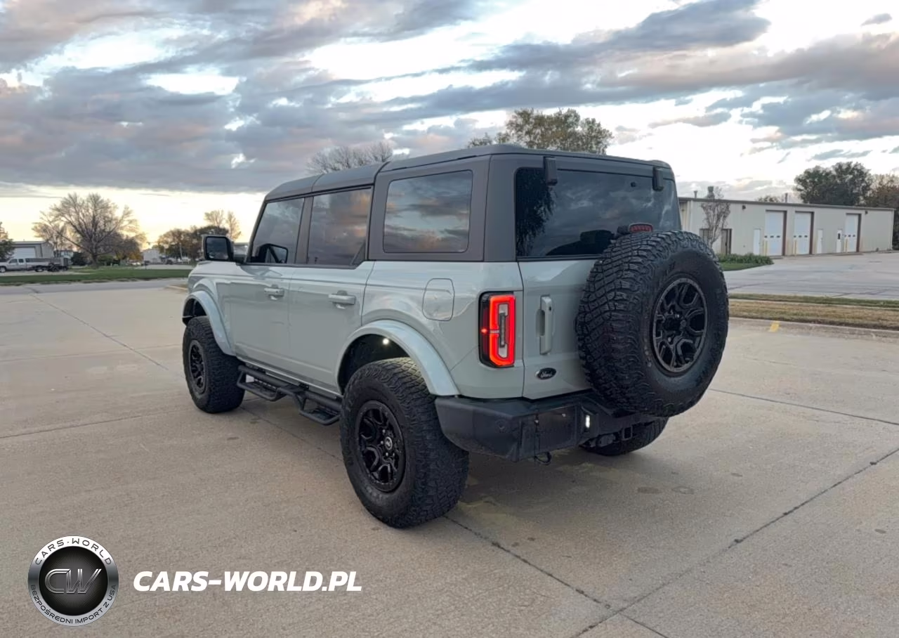 2024 Ford Bronco Outer Banks VIN:1FMEE8BP8RLA33402 - 3