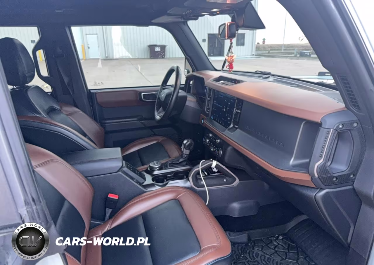 2024 Ford Bronco Outer Banks VIN:1FMEE8BP8RLA33402 - 5