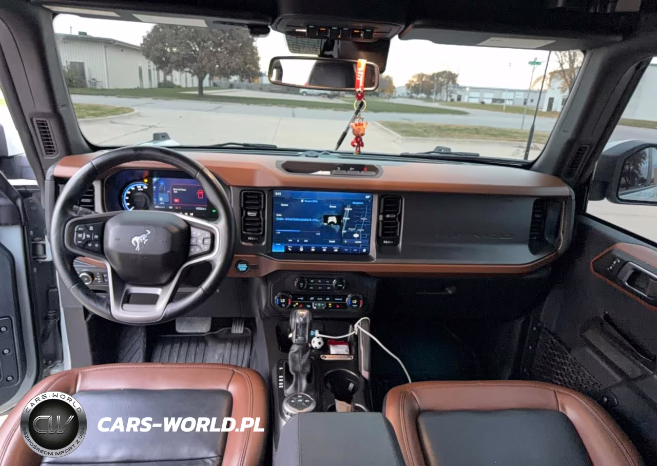 2024 Ford Bronco Outer Banks VIN:1FMEE8BP8RLA33402 - 9