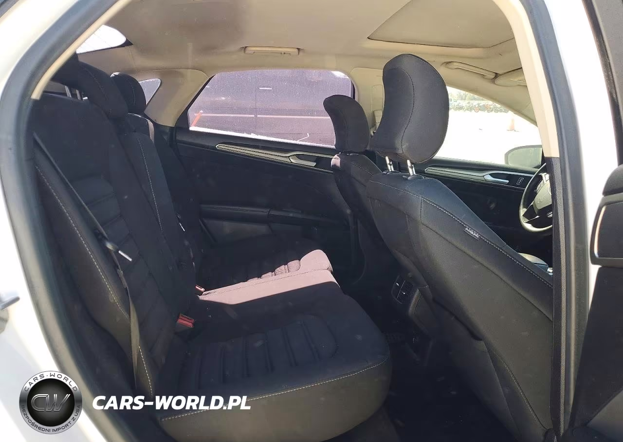 2019 Ford Fusion VIN:3FA6P0LU4KR104987 - 10