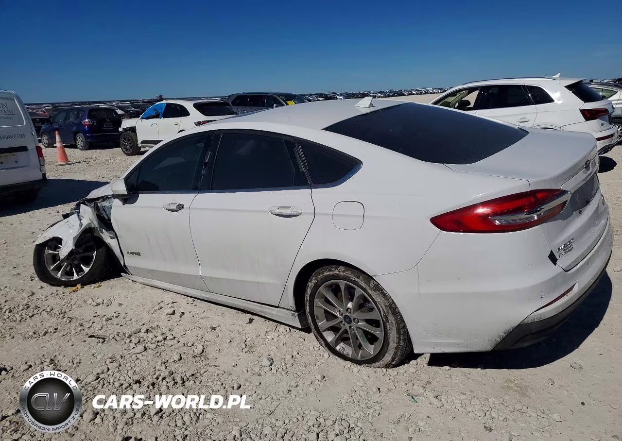 2019 Ford Fusion VIN:3FA6P0LU4KR104987 - 2