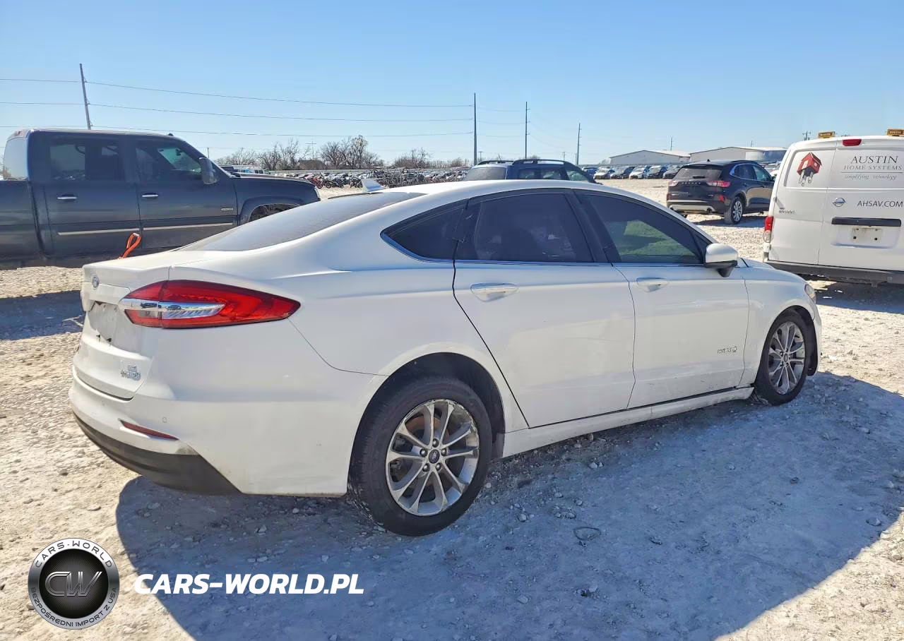 2019 Ford Fusion VIN:3FA6P0LU4KR104987 - 3