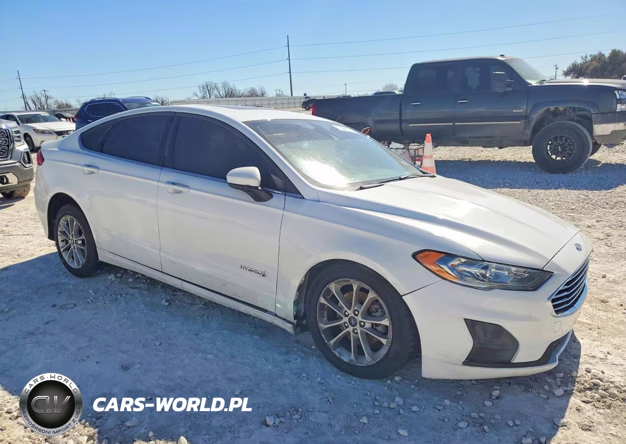 2019 Ford Fusion VIN:3FA6P0LU4KR104987 - 4