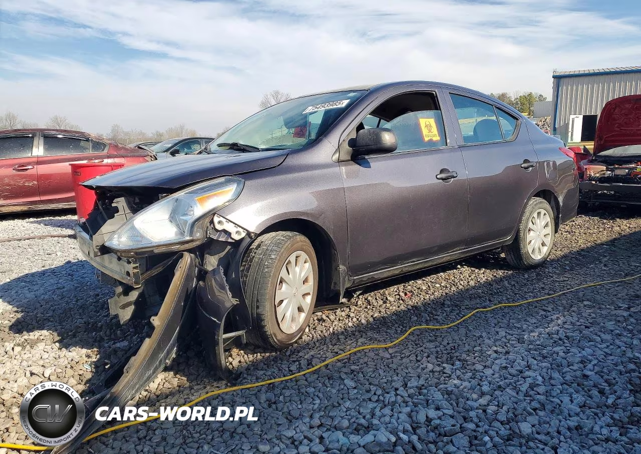 2015 Nissan Versa 1.6 S Plus