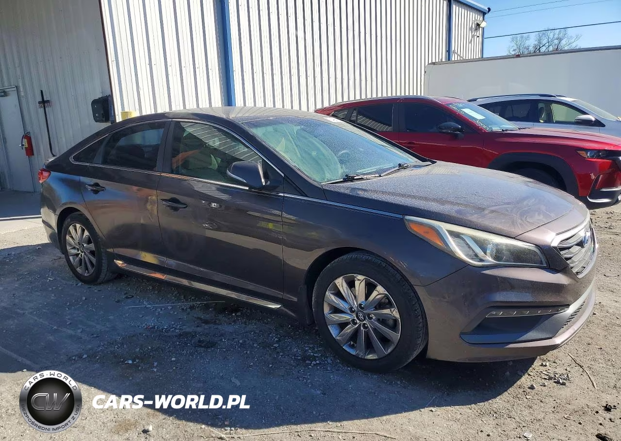 2016 Hyundai Sonata Sport VIN:5NPE34AF3GH411218 - 4