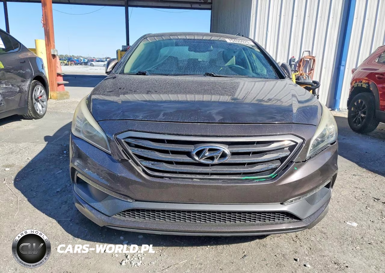 2016 Hyundai Sonata Sport VIN:5NPE34AF3GH411218 - 5
