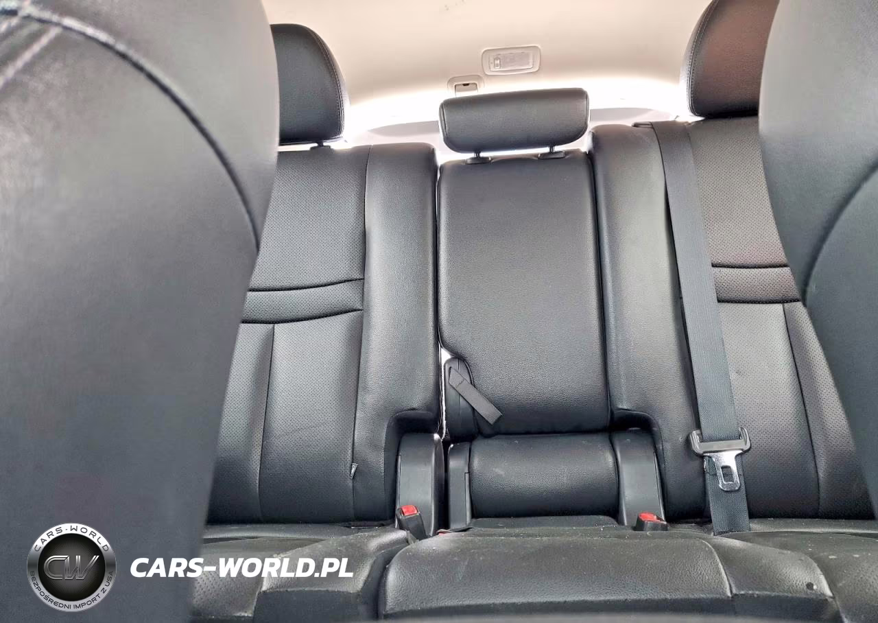 2019 Nissan Rogue S VIN:5N1AT2MV4KC823203 - 10