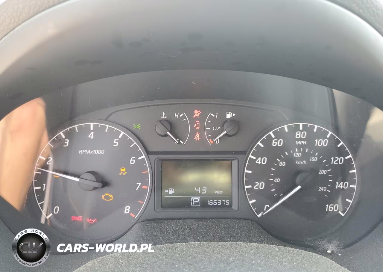 2016 Nissan Sentra S VIN:3N1AB7AP1GY302516 - 9
