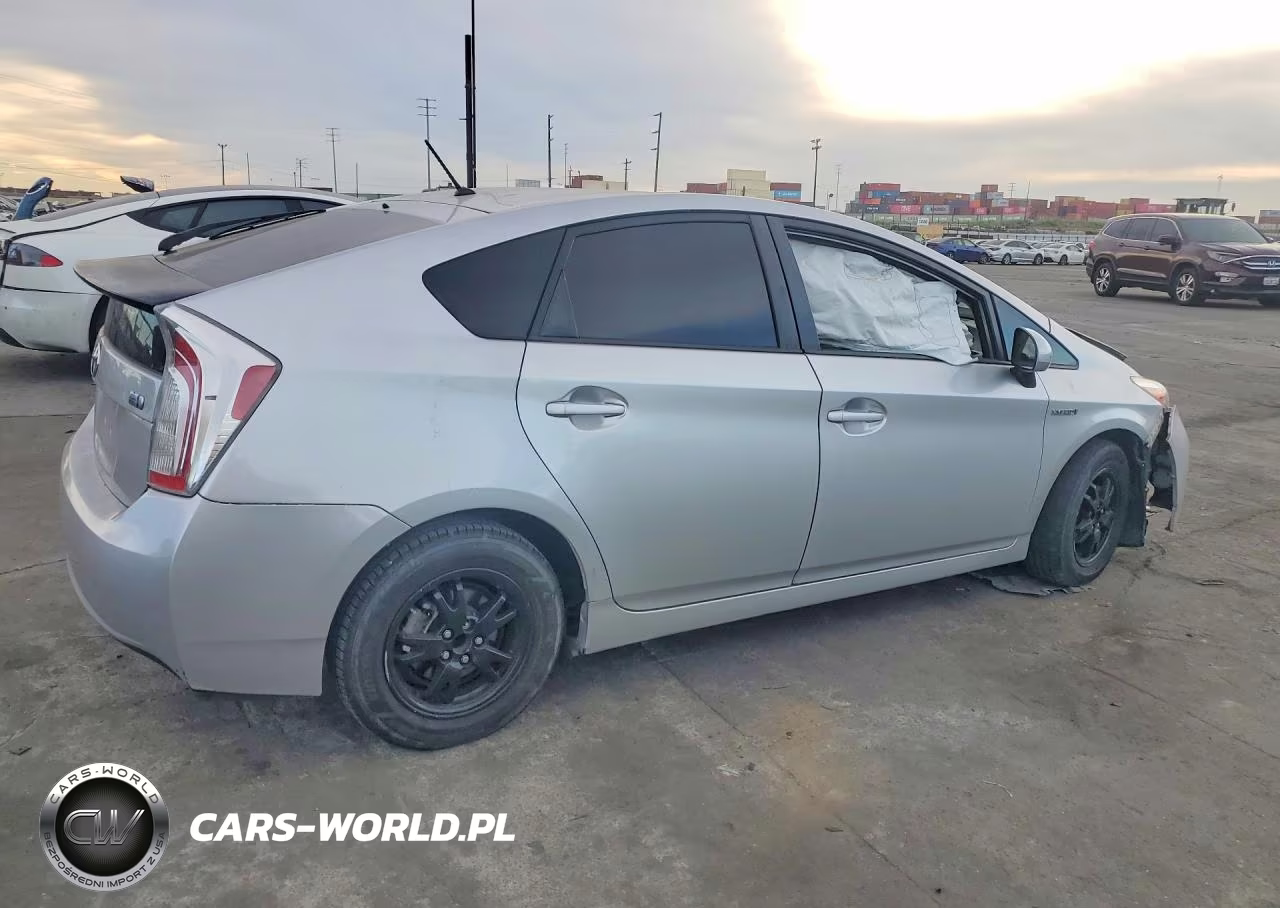 2015 Toyota Prius VIN:JTDKN3DU6F2002972 - 3