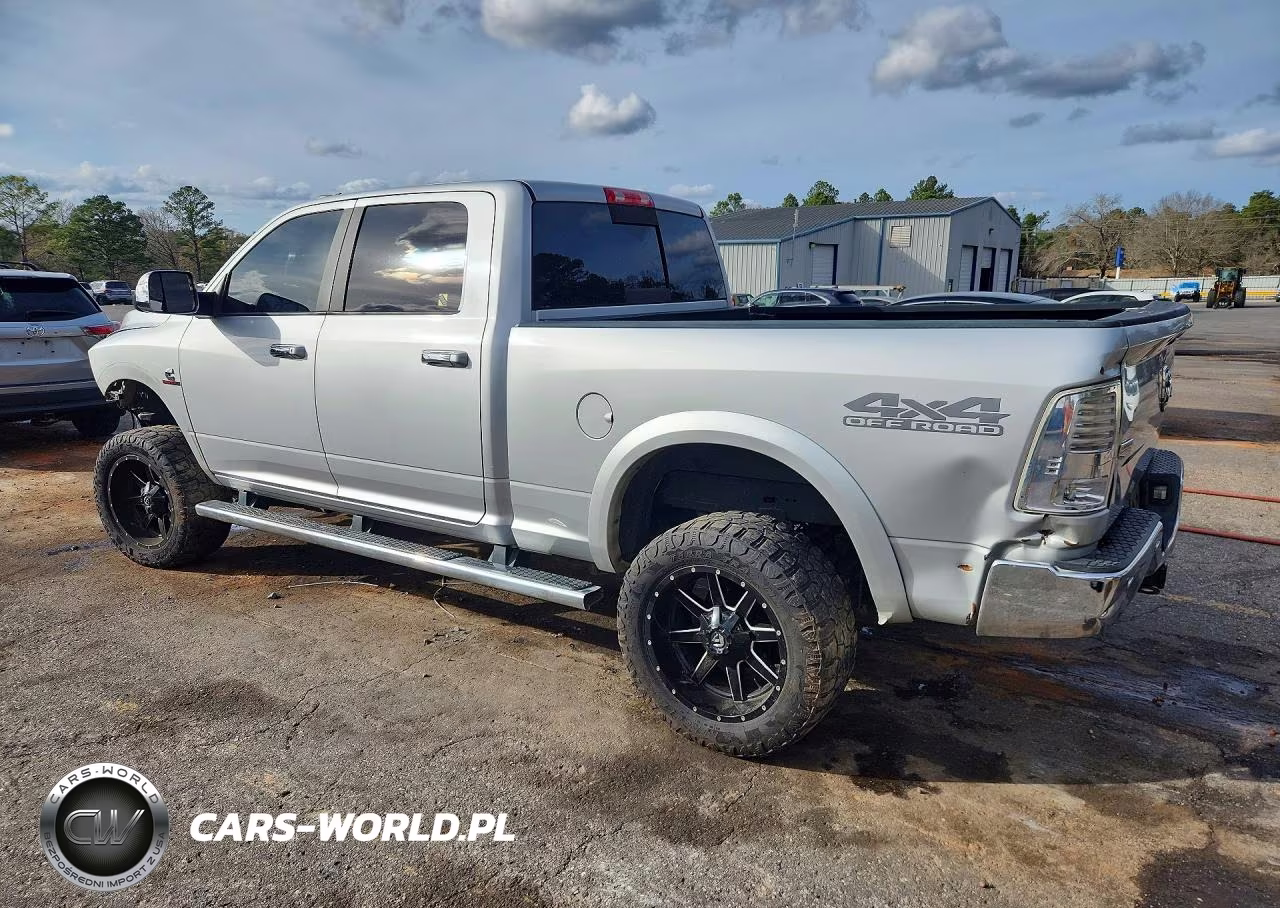2018 Ram 2500 Laramie VIN:3C6UR5FL7JG253956 - 2