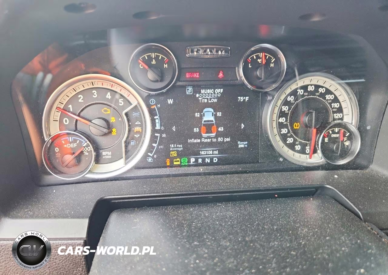 2018 Ram 2500 Laramie VIN:3C6UR5FL7JG253956 - 9