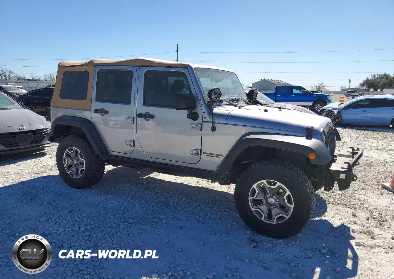 2015 Jeep Wrangler Unlimited Sport VIN:1C4BJWDG0FL540830 - 4