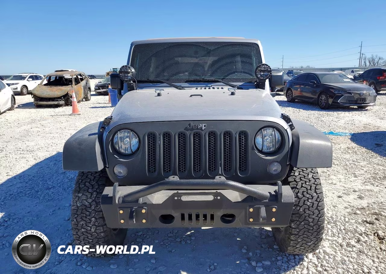 2015 Jeep Wrangler Unlimited Sport VIN:1C4BJWDG0FL540830 - 5