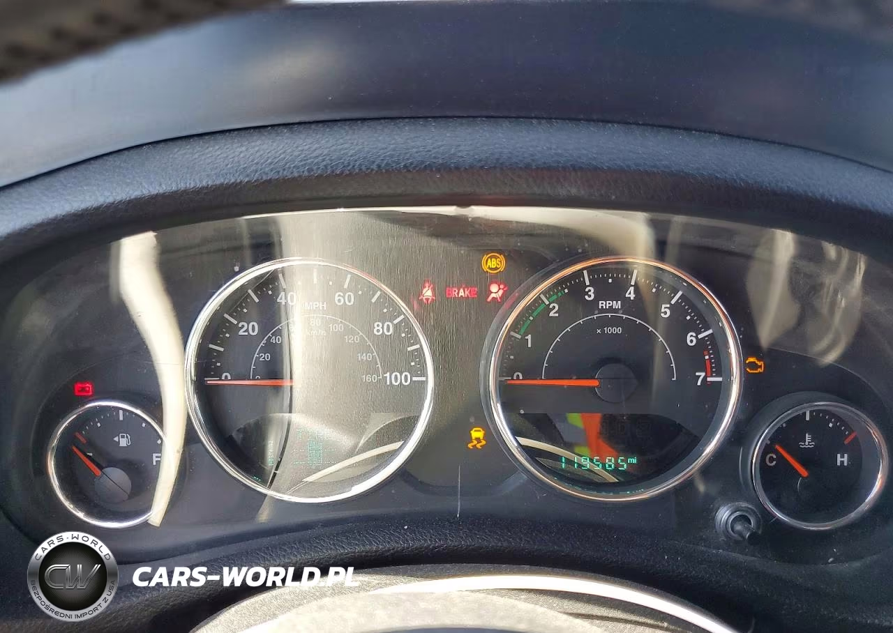 2015 Jeep Wrangler Unlimited Sport VIN:1C4BJWDG0FL540830 - 9