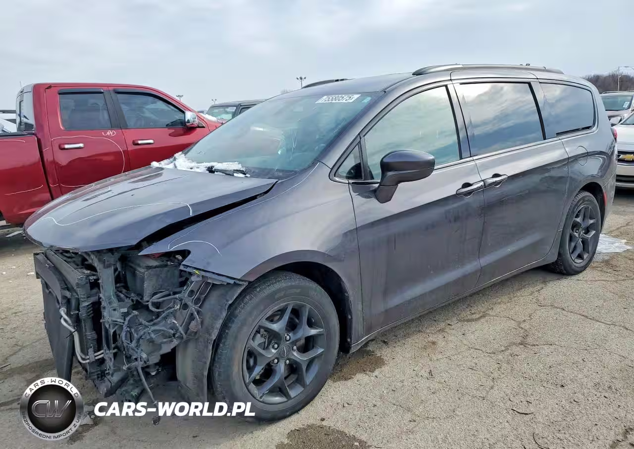 2018 Chrysler Pacifica Touring L Plus