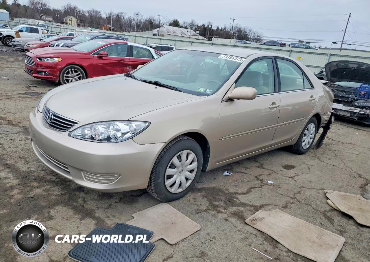 TOYOTA CAMRY LE