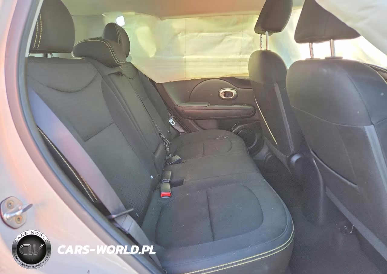 2015 Kia Soul + VIN:KNDJP3A52F7793703 - 11
