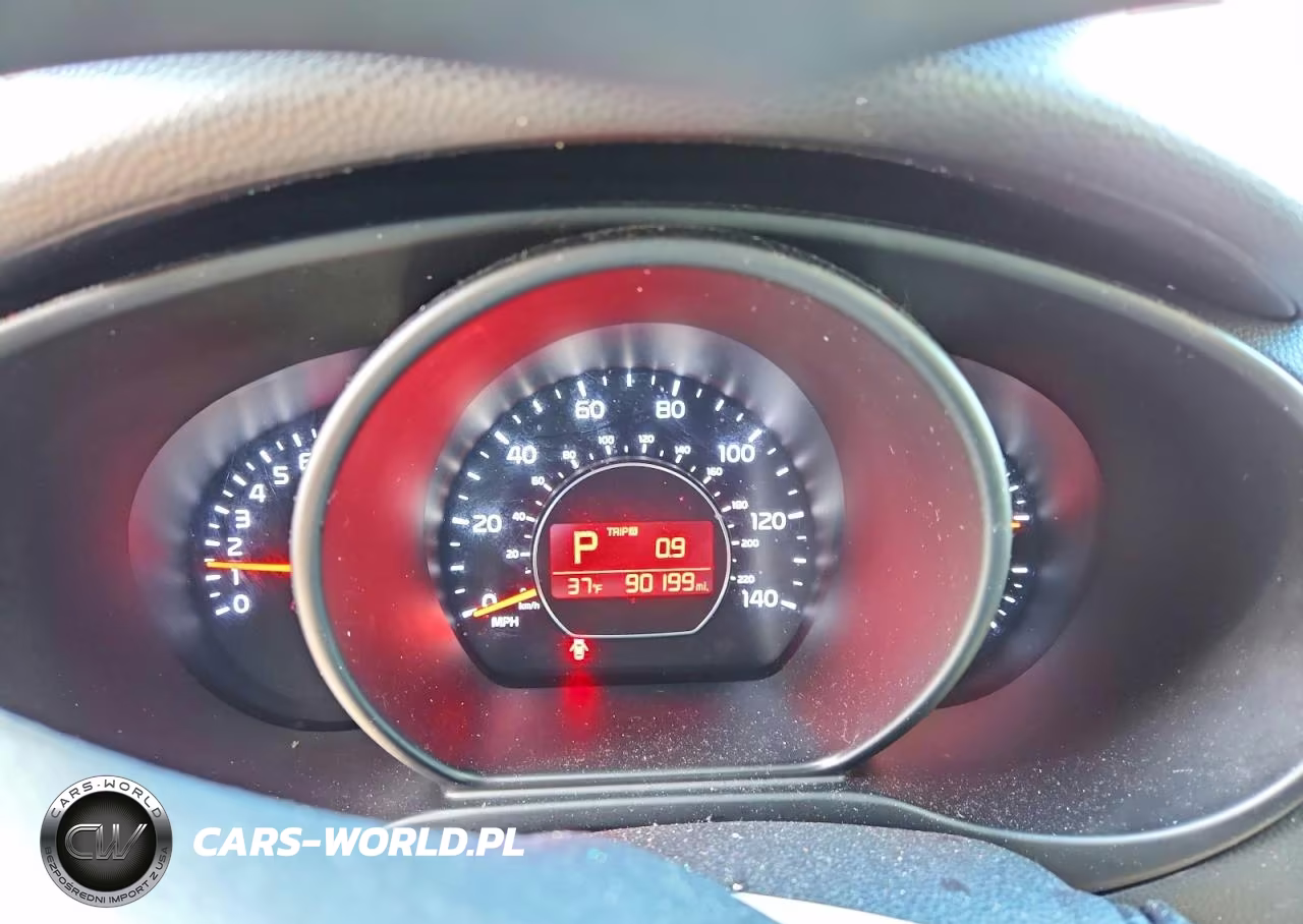 2015 Kia Soul + VIN:KNDJP3A52F7793703 - 9