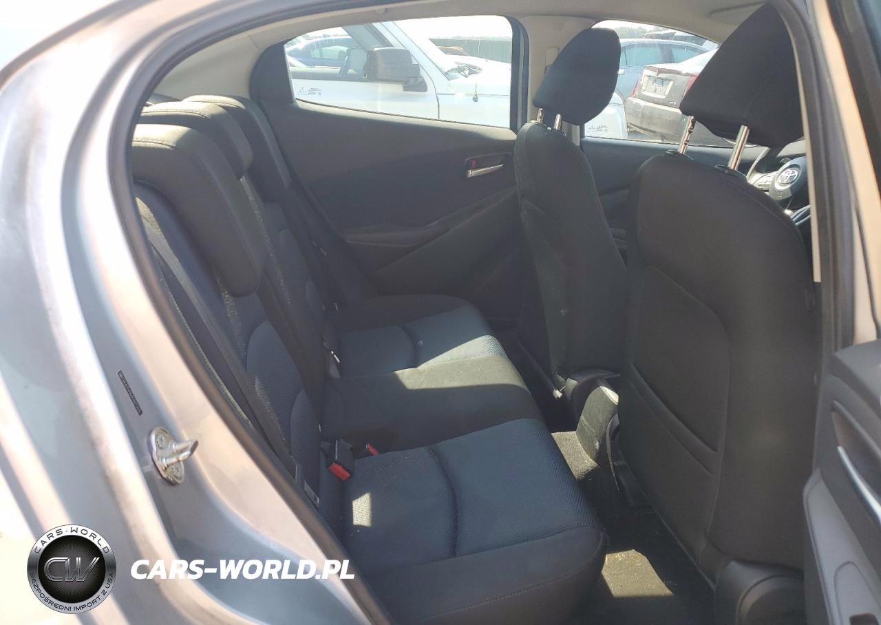 2018 Toyota Yaris Ia VIN:3MYDLBYV9JY307325 - 10