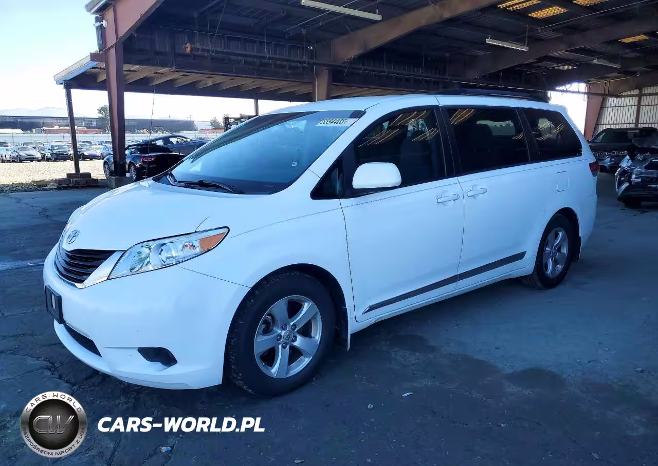 2013 Toyota Sienna Le
