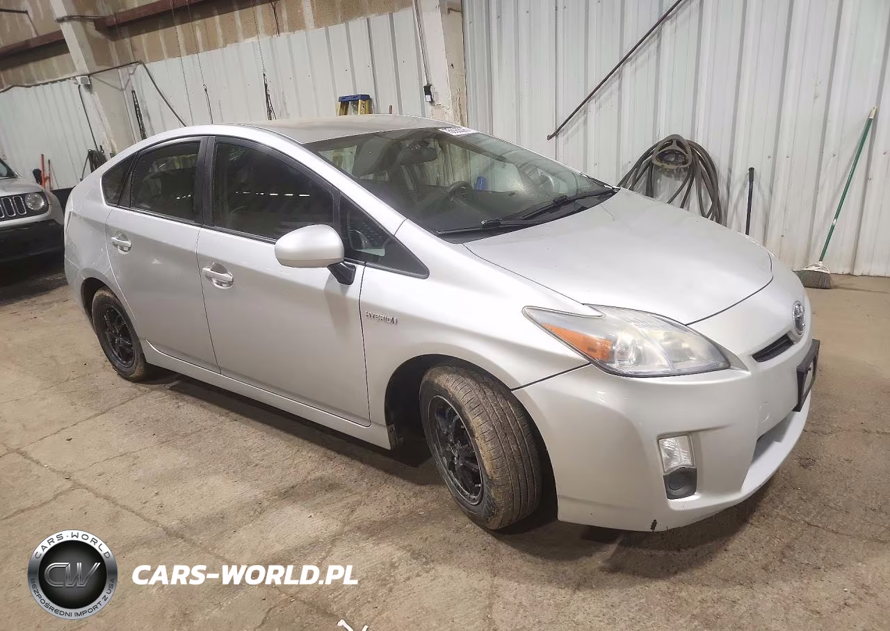 2011 Toyota Prius Three VIN:JTDKN3DUXB0256514 - 4