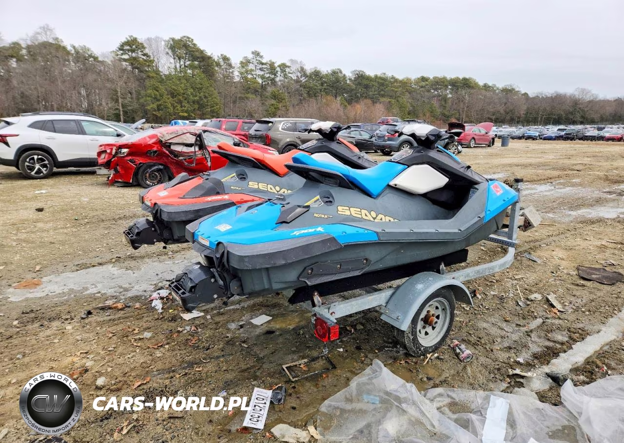 2017 Sea Doo Jet Ski VIN:YDV71868B717 - 4