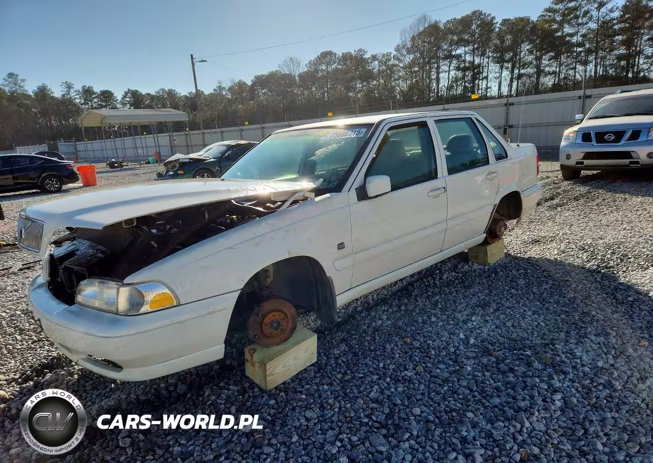 2000 Volvo S70 Base