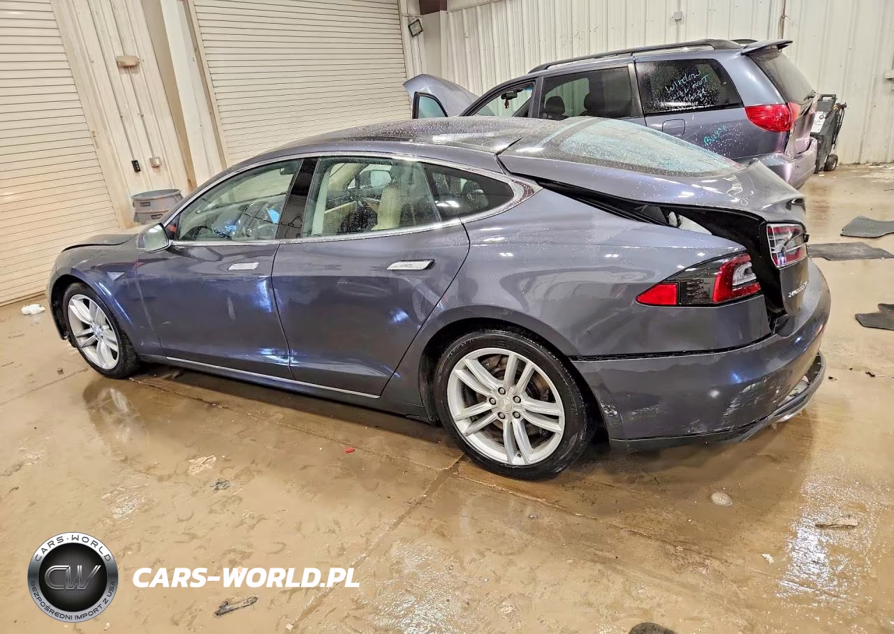 2015 Tesla Model S VIN:5YJSA1E15FF114115 - 2