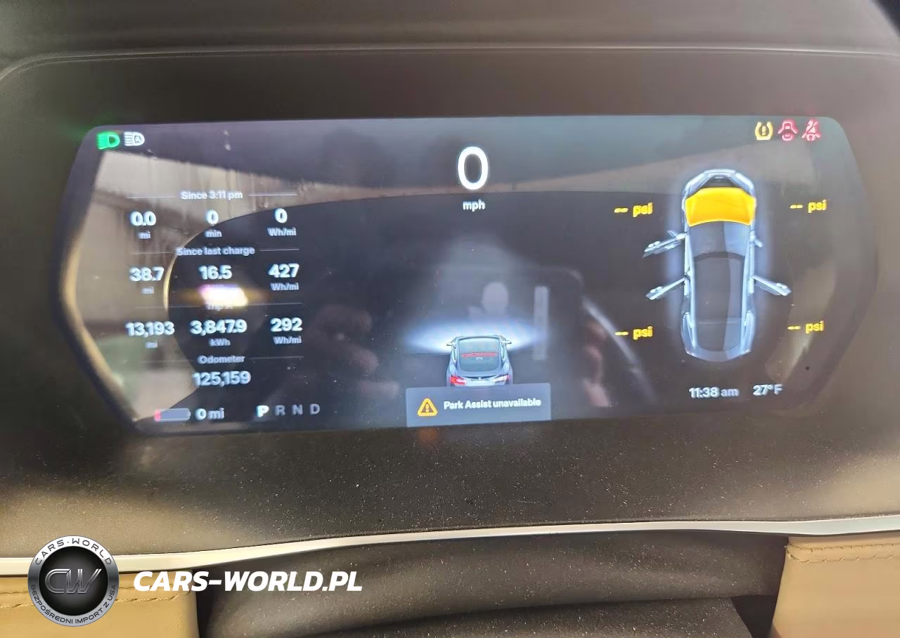 2015 Tesla Model S VIN:5YJSA1E15FF114115 - 9