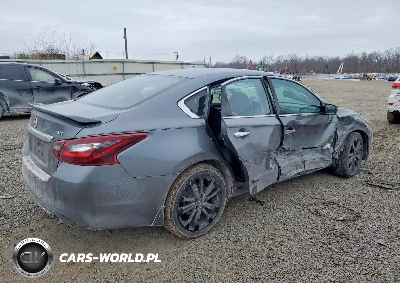 2017 Nissan Altima 2.5 VIN:1N4AL3AP3HC215476 - 3