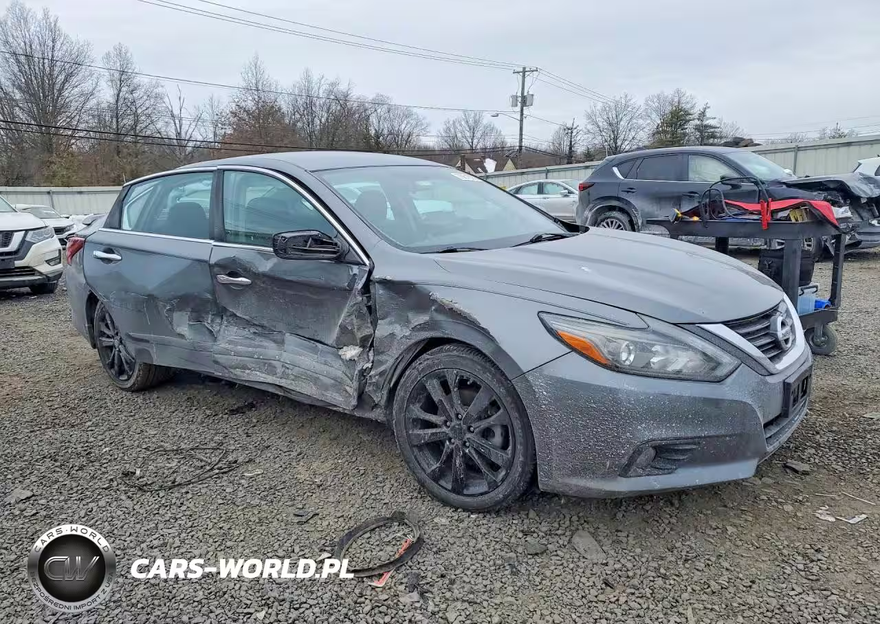 2017 Nissan Altima 2.5 VIN:1N4AL3AP3HC215476 - 4