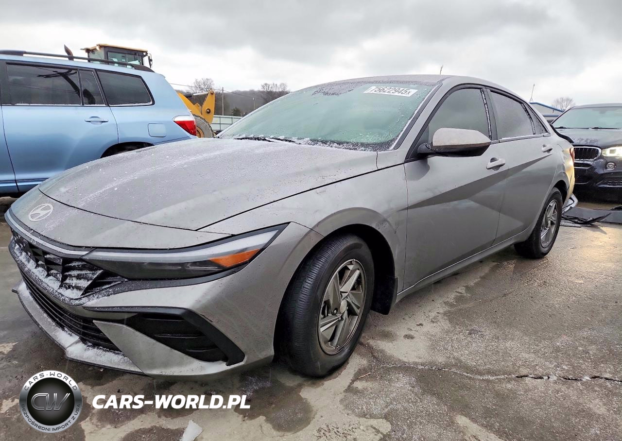 2025 Hyundai Elantra Se