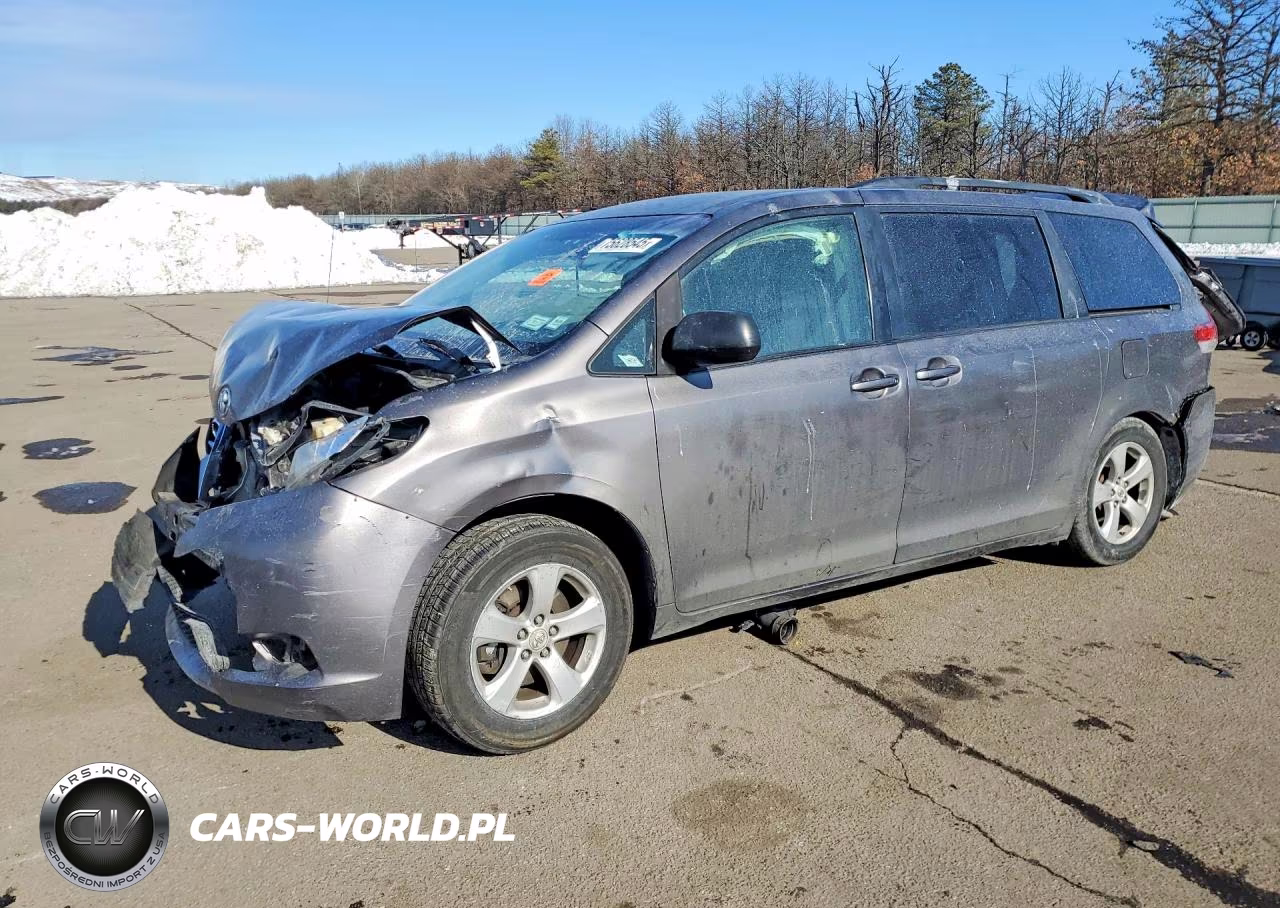 2011 Toyota Sienna Le