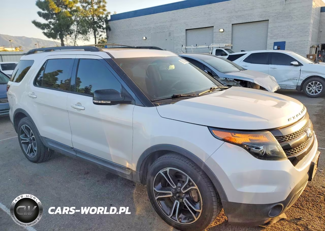 2015 Ford Explorer Sport VIN:1FM5K8GT2FGC64881 - 4