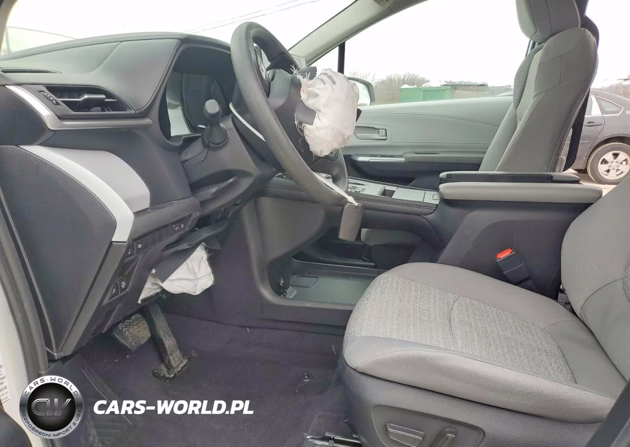 2025 Toyota Sienna Le VIN:5TDKSKFC2SS194675 - 7