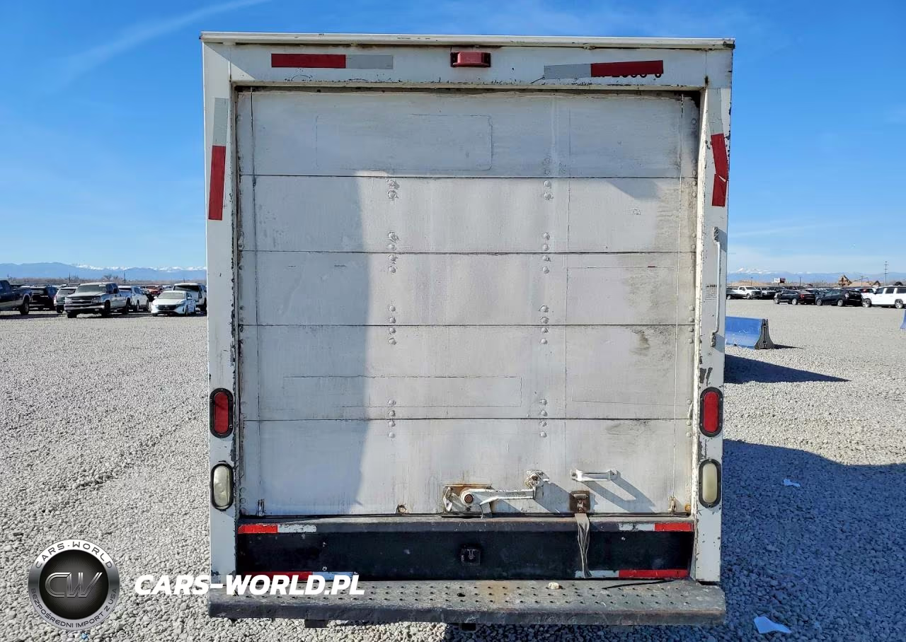 2004 GMC Savana Box Truck VIN:1GDGG31V241902294 - 6