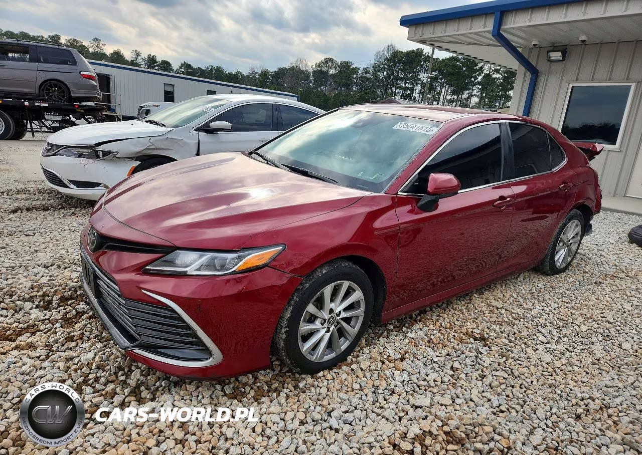 2022 Toyota Camry Le – zdjęcie 1 z 12