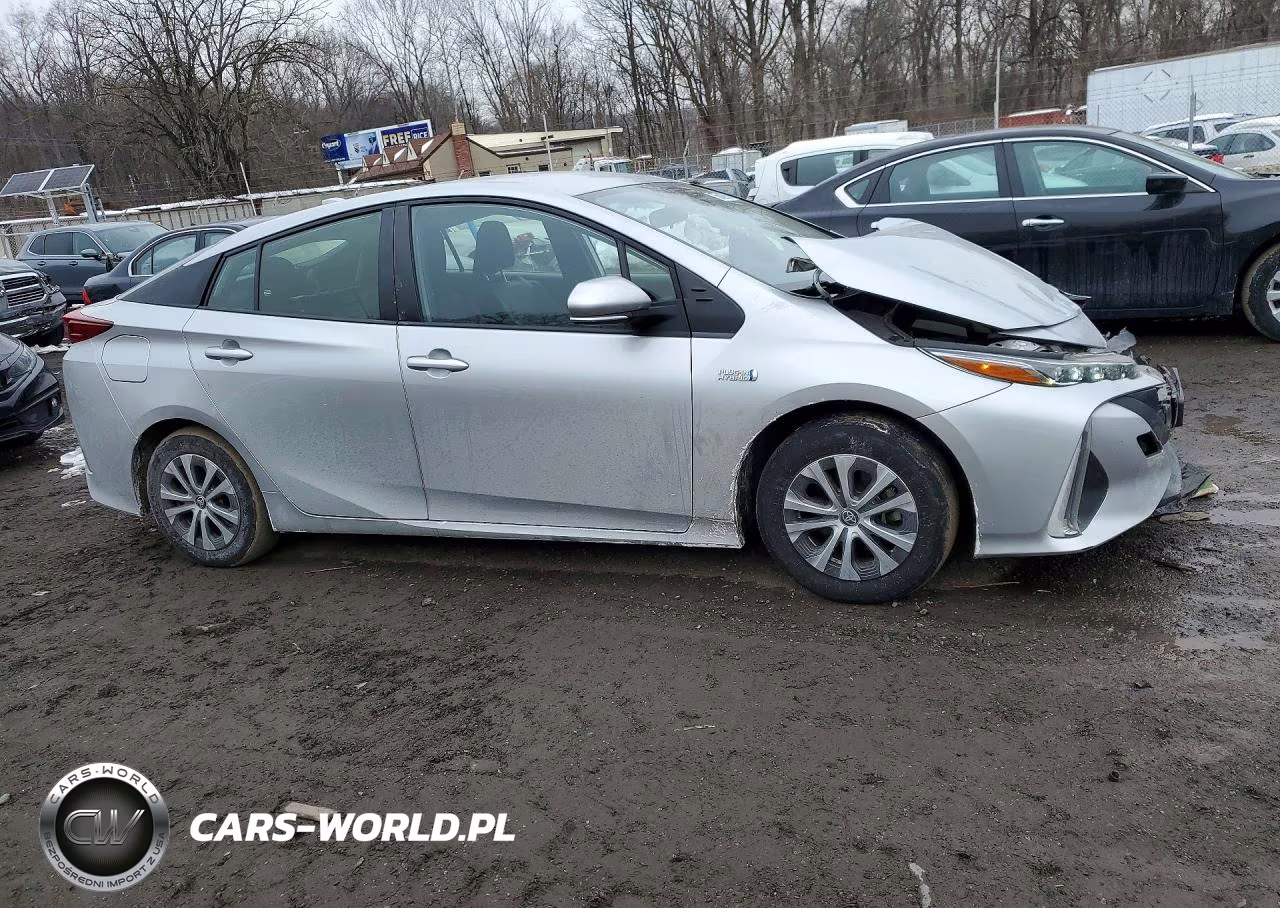 2022 Toyota Prius Prime Le VIN:JTDKAMFP6N3214675 - 4