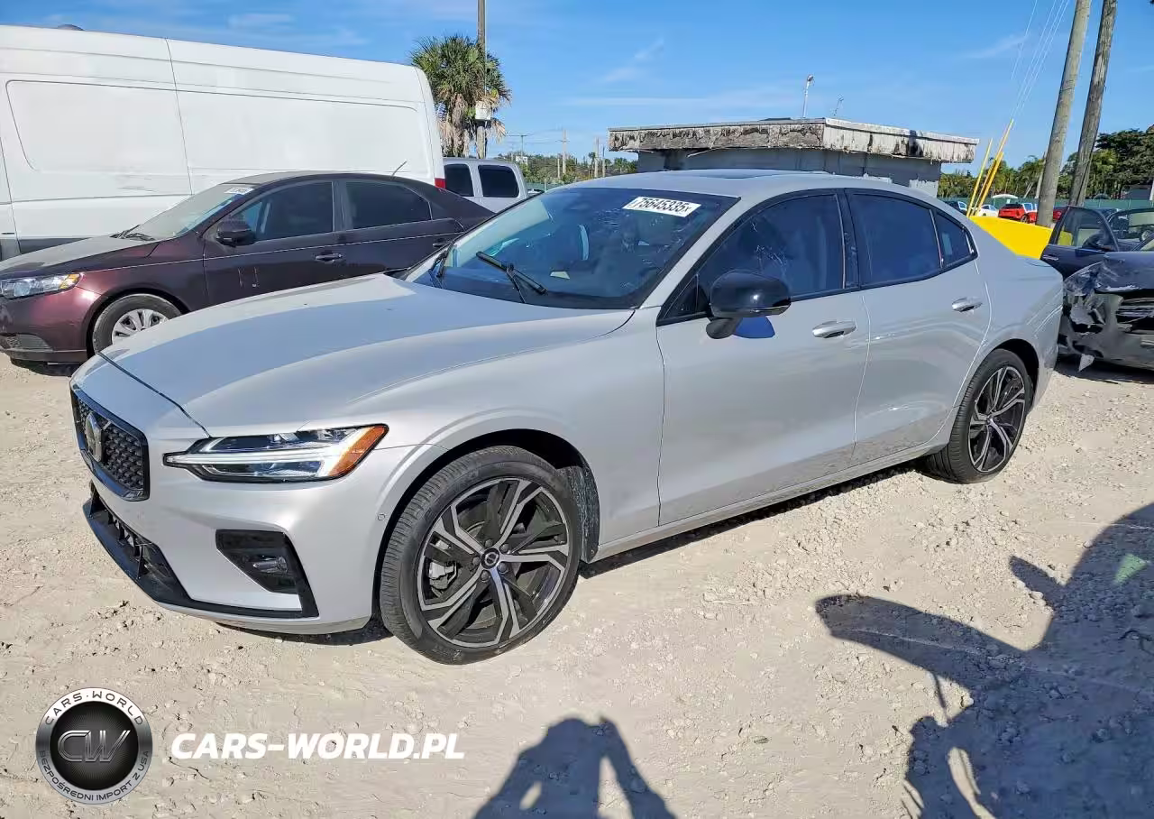 2024 Volvo S60 Plus